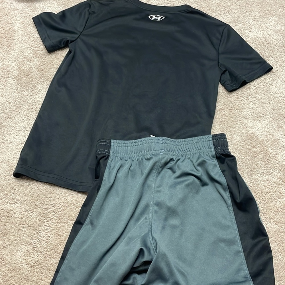 UNDER ARMOUR MATCHING SET - Picture 6 of 7